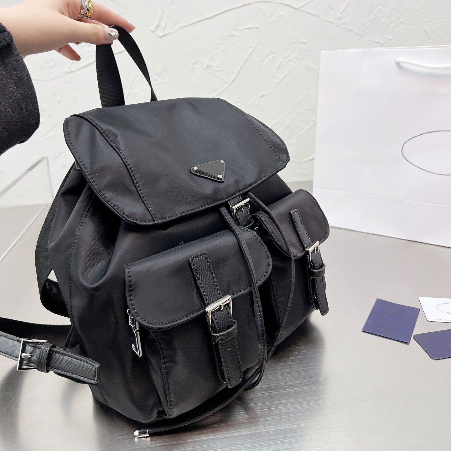 Luxury Designer Bags Backpack Shoulder Black Classic Letter Backpack Travel Office Bag 30-28cm Tops Quality Large Capacity plain canvas for men and women very goods
Luxury Designer Bags Backpack Shoulder Black Classic Letter Backpack Travel Office Bag 30-28cm Tops Quality Large Capacity plain canvas for men and women very goods