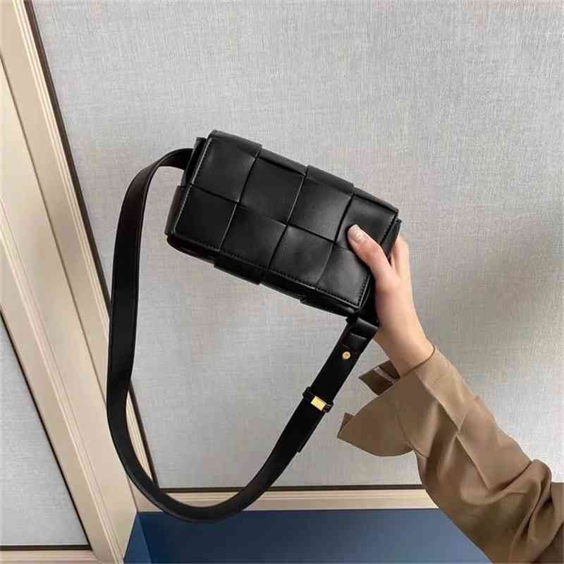 Bottegas Handbags Venetas Designer Leather Design 2022 Woven Waist Large Lattice Messenger Single Double Shoulder Belt Cowhide Women's Bag, Size: 18 x 9 x 5
Bottegas Handbags Venetas Designer Leather Design 2022 Woven Waist Large Lattice Messenger Single Double Shoulder Belt Cowhide Women's Bag, Size: 18 x 9 x 5