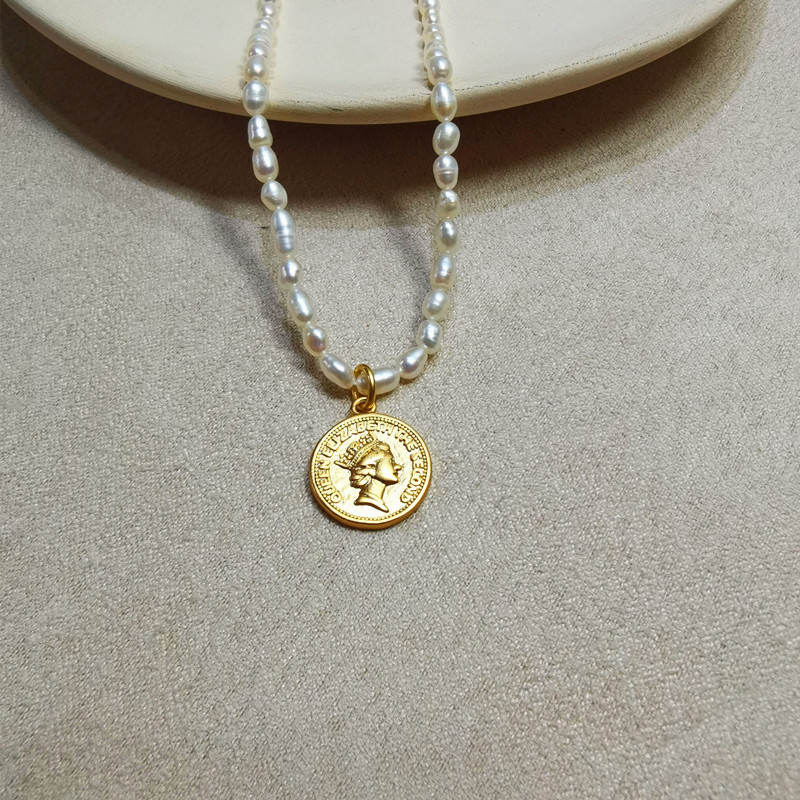 Fresh Water Pearl Queen Elizabeth Head Pendant Necklace for Gift