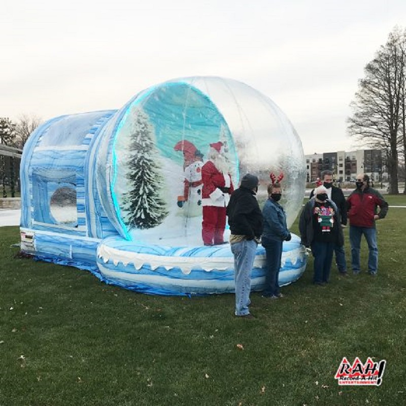 2022 Christmas Activities Giant Inflatable Snow Globe With Tunnel Inflatable Balloon X mas Decoration