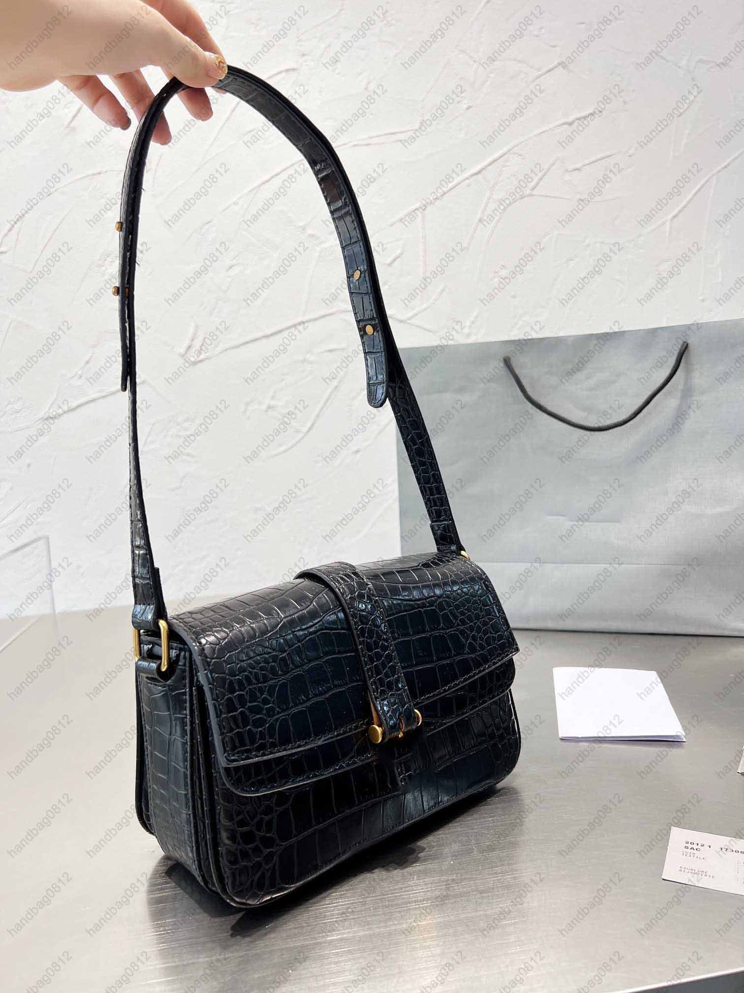Woman shoulder bags crocodile cross body chain bag imported cowhide fashion clamshell metal LOGO designer, Customize
Woman shoulder bags crocodile cross body chain bag imported cowhide fashion clamshell metal LOGO designer, Customize