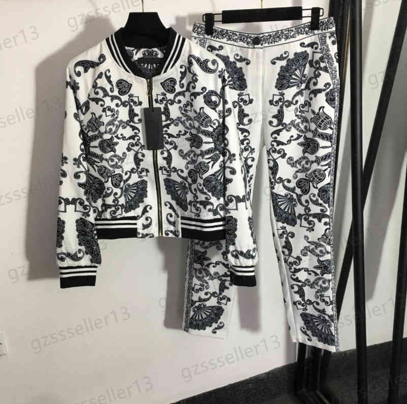 Designer Two Piece Sets Womens Tracksuits Classic Vintage Floral Print Jogging Suit Long-sleeve Zipped Jacket And High-waisted Casual Trousers Set Size S- 0912, 13
Designer Two Piece Sets Womens Tracksuits Classic Vintage Floral Print Jogging Suit Long-sleeve Zipped Jacket And High-waisted Casual Trousers Set Size S- 0912, 13