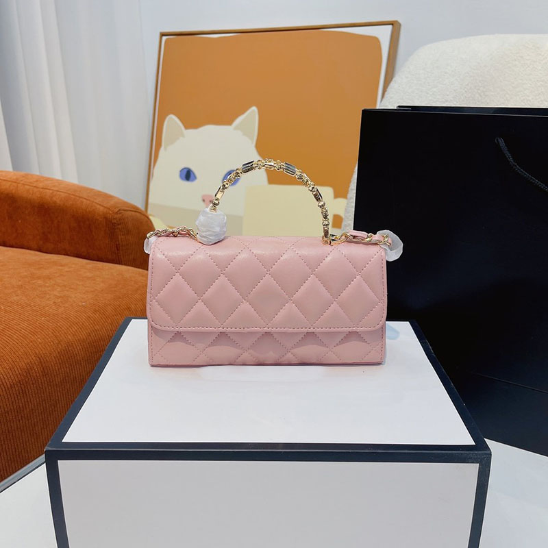 22A Women Enamel Letter Handle Designer Shoulder Bag Luxury Diamond Lattice Leather Quilted Classic Flap Messenger Bag Fashion Key Pouch Purse Card Holder Birkin, Red
22A Women Enamel Letter Handle Designer Shoulder Bag Luxury Diamond Lattice Leather Quilted Classic Flap Messenger Bag Fashion Key Pouch Purse Card Holder Birkin, Red