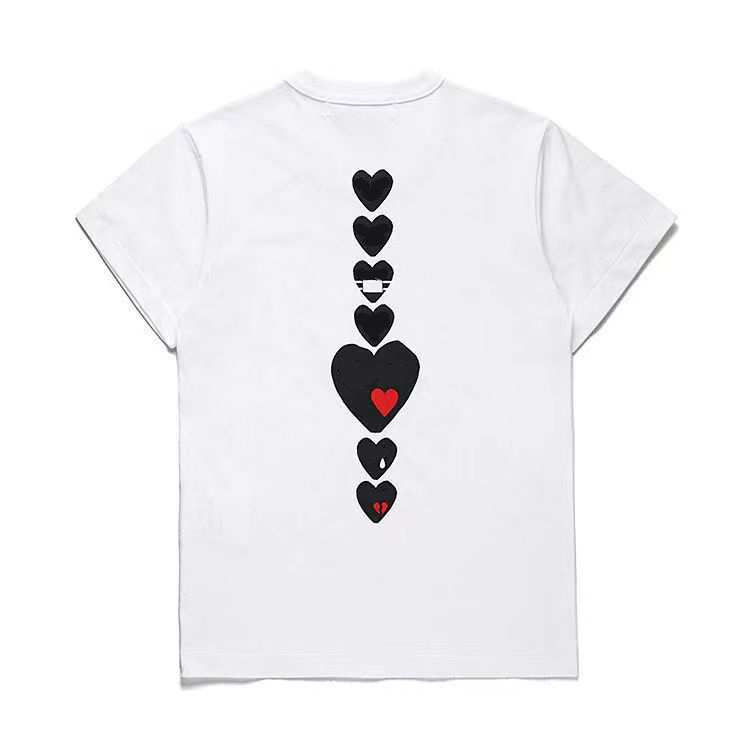 Designer Men's T-Shirts Casual Women's Play Des Badge Garcons Quality Print Short Sleeve Short T-Shirt Couple Hearts Tshirt UMLK
Designer Men's T-Shirts Casual Women's Play Des Badge Garcons Quality Print Short Sleeve Short T-Shirt Couple Hearts Tshirt UMLK