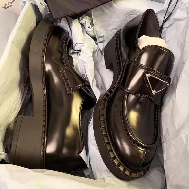 Wholesale Luxury Monolith Brushed Leather Loafers Shoes Chunky Heels Platform Sneakers Lug Rubber Sole Oxford Comfort Walking EU35-40 Box
Wholesale Luxury Monolith Brushed Leather Loafers Shoes Chunky Heels Platform Sneakers Lug Rubber Sole Oxford Comfort Walking EU35-40 Box