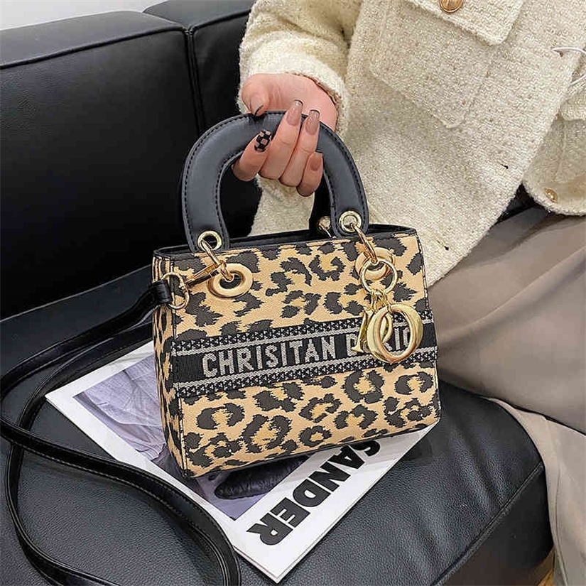 88% Off Evening Bags Clearance sale High version women's portable net red envelope leopard pattern messenger single simple and fashionable Princess Dai carry on6ALL, Black
88% Off Evening Bags Clearance sale High version women's portable net red envelope leopard pattern messenger single simple and fashionable Princess Dai carry on6ALL, Black