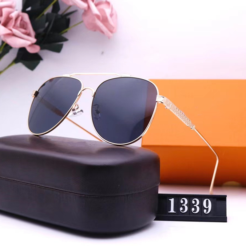Designer Men Pilot Sunglasses Women Full Frame Classic Letters Pattern Oval Casual Fashion Sun Glasses Luxury UV400 Driving Goggles Unisex Party Eyewear 10221
Designer Men Pilot Sunglasses Women Full Frame Classic Letters Pattern Oval Casual Fashion Sun Glasses Luxury UV400 Driving Goggles Unisex Party Eyewear 10221