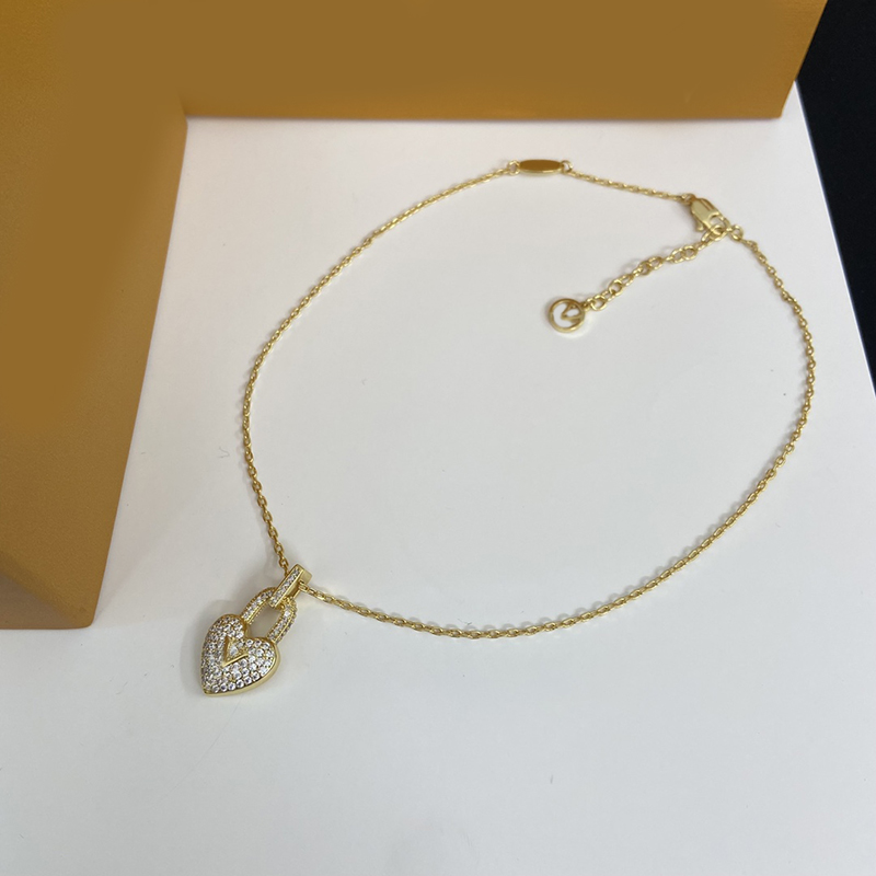Designer Gold Necklace For Women Luxurys Designers Pearl Letters Love Pendant Necklaces Fashion Jewelry
Designer Gold Necklace For Women Luxurys Designers Pearl Letters Love Pendant Necklaces Fashion Jewelry