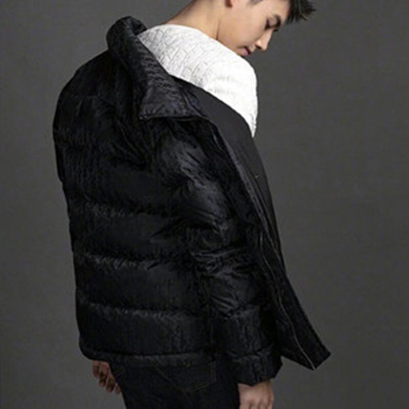 Mens down jacket Winter puffer black coats Fashion designer Doudoune Parka Outdoor windproof Warm Feather Outwear blue coats
Mens down jacket Winter puffer black coats Fashion designer Doudoune Parka Outdoor windproof Warm Feather Outwear blue coats