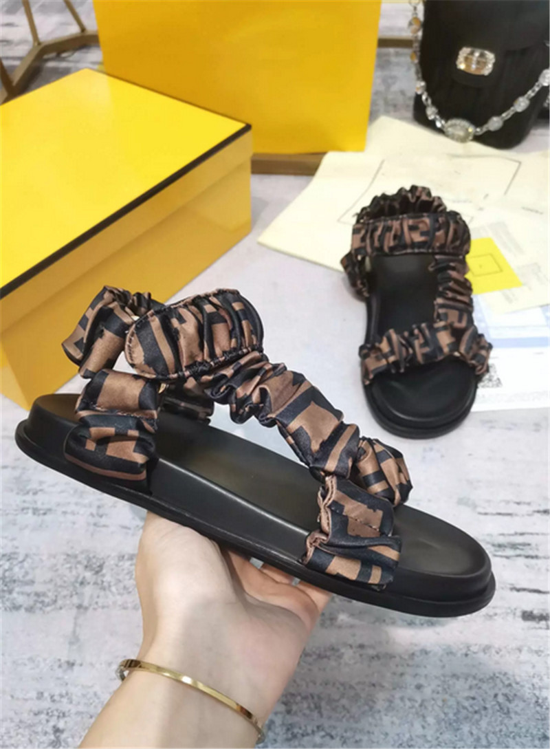 2022 Paris Women luxurys famous designers sandals Slippers fashion Summer Girls sandale Beach womens sandal Slides Flip Flops shoes 35-42 zhc61
2022 Paris Women luxurys famous designers sandals Slippers fashion Summer Girls sandale Beach womens sandal Slides Flip Flops shoes 35-42 zhc61