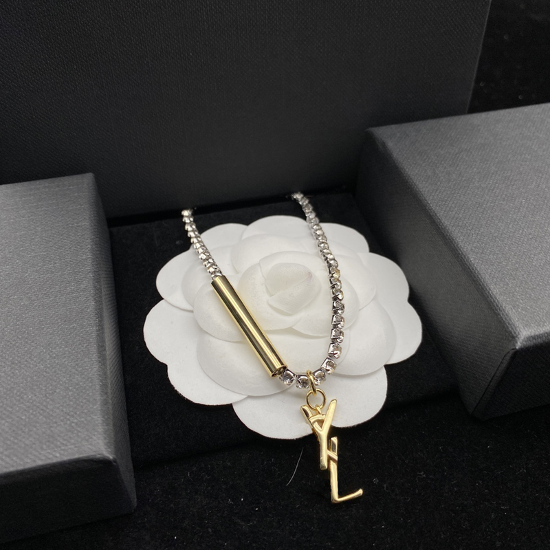 New Women Pendant Necklaces Designer Jewelry Womens Necklace Accessories S Letters Chain Outdoor Neck Chains Diamonds Golden D229211F
New Women Pendant Necklaces Designer Jewelry Womens Necklace Accessories S Letters Chain Outdoor Neck Chains Diamonds Golden D229211F