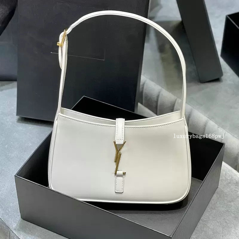 Genuine leather Hot New luxurys designers Messenger Bag Women Totes Fashion Bags Vintage Shoulder Bag classic crossbody., Box single shot can not be sent
Genuine leather Hot New luxurys designers Messenger Bag Women Totes Fashion Bags Vintage Shoulder Bag classic crossbody., Box single shot can not be sent