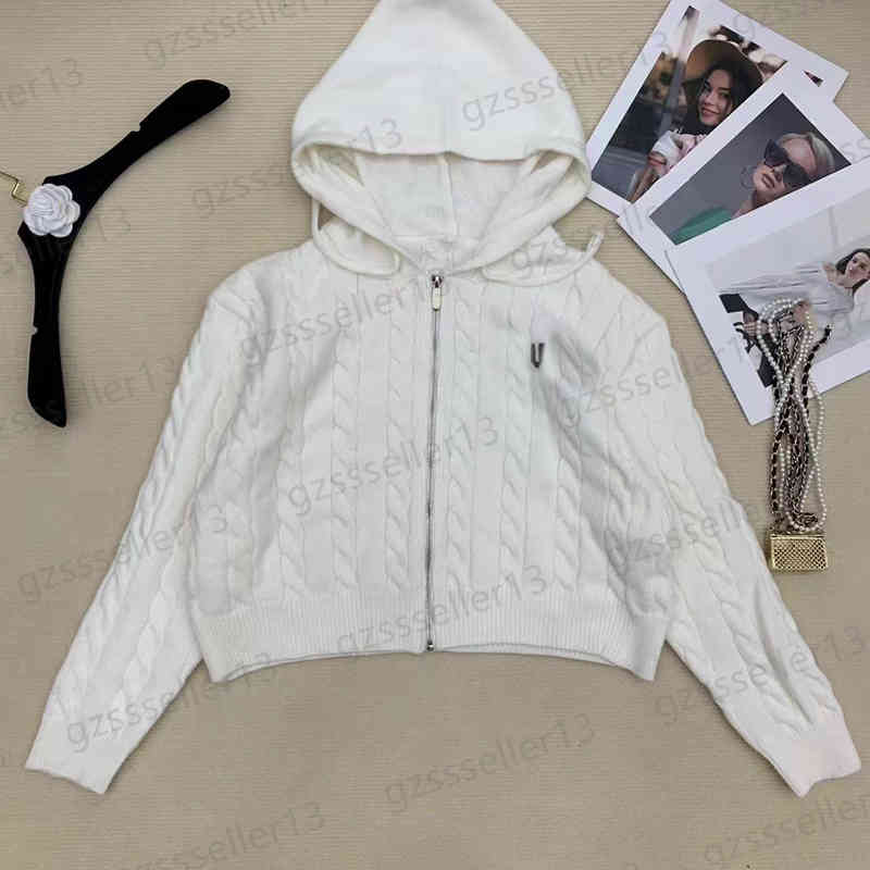Womens Sweater Miuu Designer Cardigan Jumper Fashion Zip Hooded Tops Knited Jackets Classic Chest Letter Logo Print Women Sweaters 4 Colors
Womens Sweater Miuu Designer Cardigan Jumper Fashion Zip Hooded Tops Knited Jackets Classic Chest Letter Logo Print Women Sweaters 4 Colors