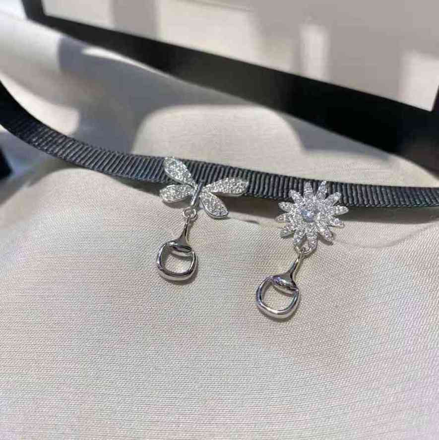 Charm new 925 Silver Brilliant Diamonds Butterfly Daisy asymmetric earrings female Valentine's Day gift exclusive Design jewel Exclusive sale0I9X
Charm new 925 Silver Brilliant Diamonds Butterfly Daisy asymmetric earrings female Valentine's Day gift exclusive Design jewel Exclusive sale0I9X
