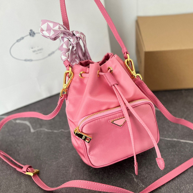 Brand Backpack Woman Bag Classic Black Fashion Leather Travel Bags Designer Buckle Tie Rope Backpacks Ladies Hand bags, Customize
Brand Backpack Woman Bag Classic Black Fashion Leather Travel Bags Designer Buckle Tie Rope Backpacks Ladies Hand bags, Customize