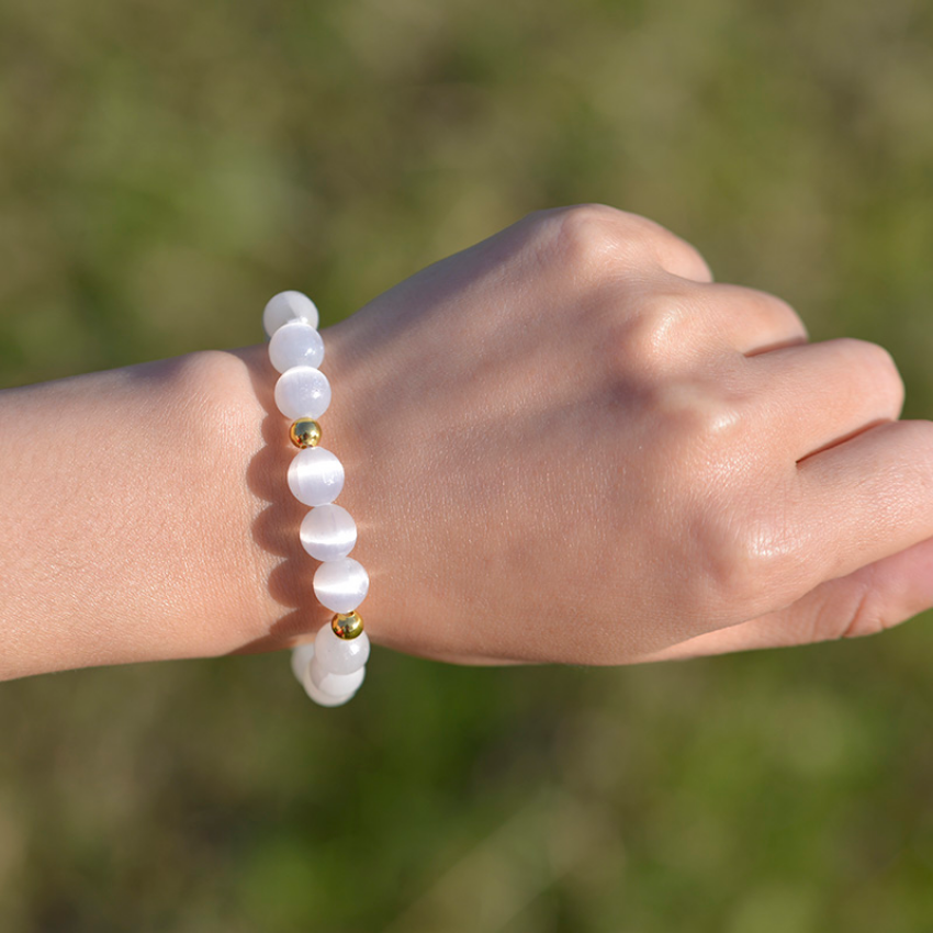 Fashion Natural Stone Strand Bracelet with Gold Stainless Steel Bead Amethyst Healing Stone Crystal Bracelets Semi-precious Stone Jewelry for women