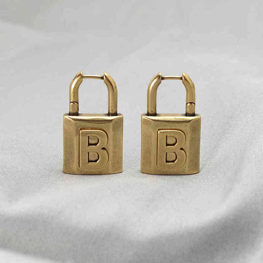 Stud design Earrings new fashion exaggerated personality minority brass S925 silver needle
Stud design Earrings new fashion exaggerated personality minority brass S925 silver needle