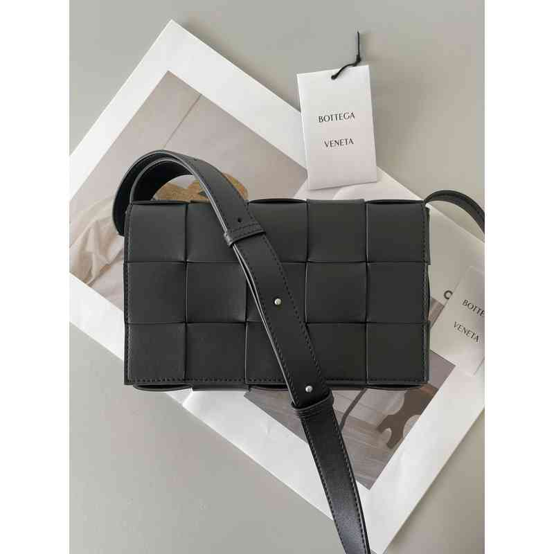 Leather Bottegas Bag Venetas Knotted Designer Handbag Bags Cassette Woven Square Bag Crossbody Clutch Luxury female fashion bags single Zhouzhoubao123, No bag
Leather Bottegas Bag Venetas Knotted Designer Handbag Bags Cassette Woven Square Bag Crossbody Clutch Luxury female fashion bags single Zhouzhoubao123, No bag