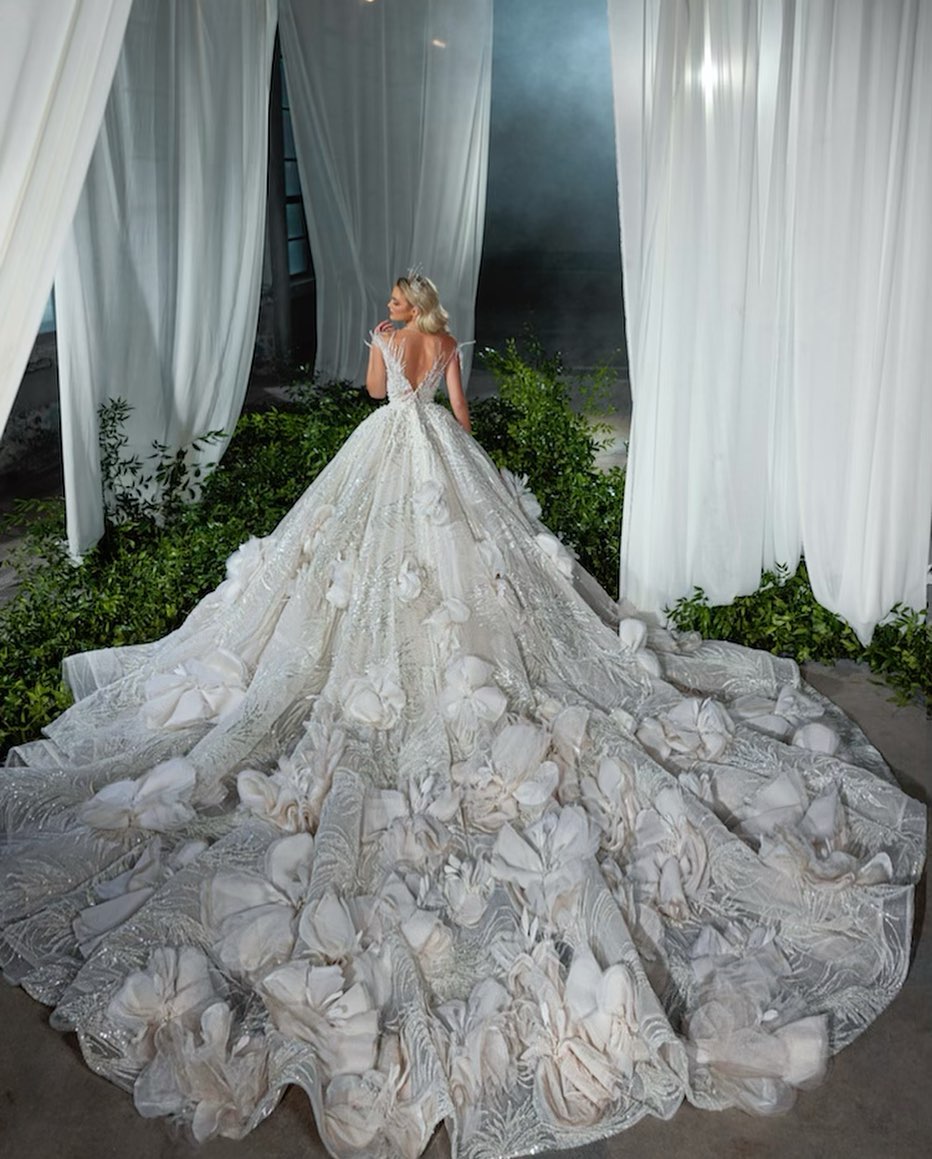 Arabic Ball Gown Wedding Dress Big Flower Beading Crystal Shiny Sequined Robe De Mariee Country Plus Size Bridal Gowns