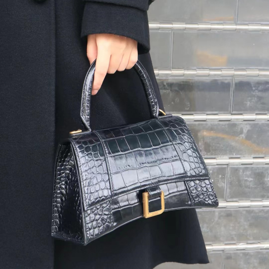 Designer Bags Women's GG Crocodile Pattern Trendy Shoulder Crossbody Bags Half Moon Luxury Handle Leather Classic Vintage Wallets, Dust bag
Designer Bags Women's GG Crocodile Pattern Trendy Shoulder Crossbody Bags Half Moon Luxury Handle Leather Classic Vintage Wallets, Dust bag