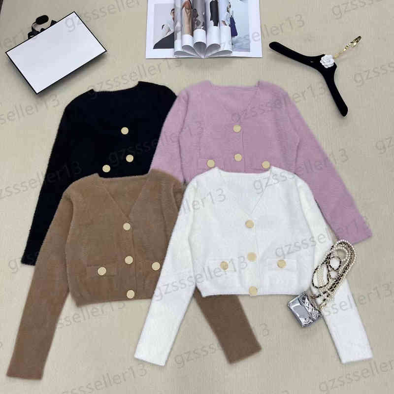Womens Sweater Designer Cardigan Jumper Fashion Brand Metal Button Tops Knitwear Autumn And WinterV -neck Open Shirt Long -sleeved Crop Women Sweaters, Extra shipping
Womens Sweater Designer Cardigan Jumper Fashion Brand Metal Button Tops Knitwear Autumn And WinterV -neck Open Shirt Long -sleeved Crop Women Sweaters, Extra shipping
