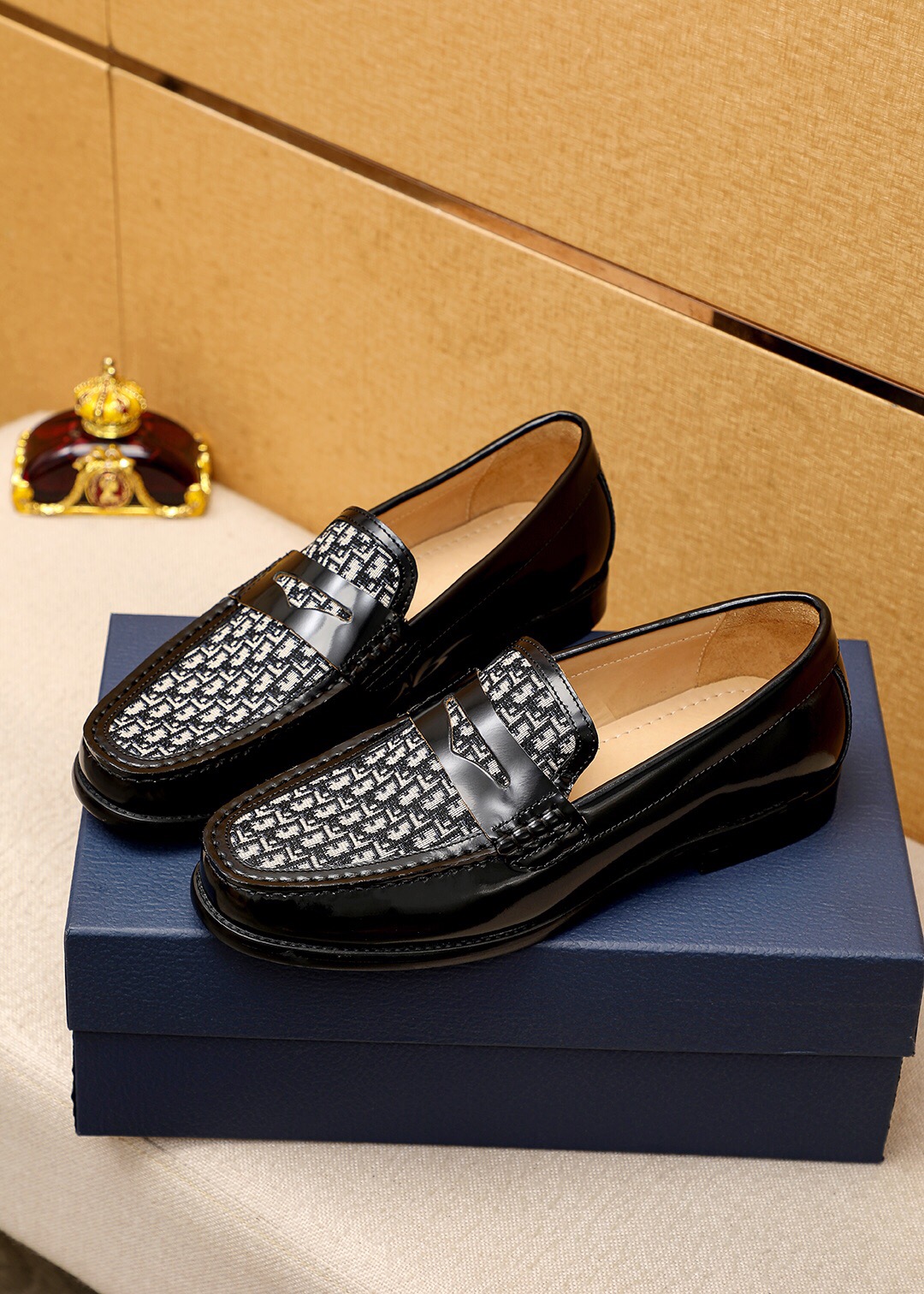 Men Dress Shoes Fashion Comfortable Brand Casual Loafers High Quality Business Office Oxfords Genuine Leather Designer Flats Size 38-45, Black 
Men Dress Shoes Fashion Comfortable Brand Casual Loafers High Quality Business Office Oxfords Genuine Leather Designer Flats Size 38-45, Black