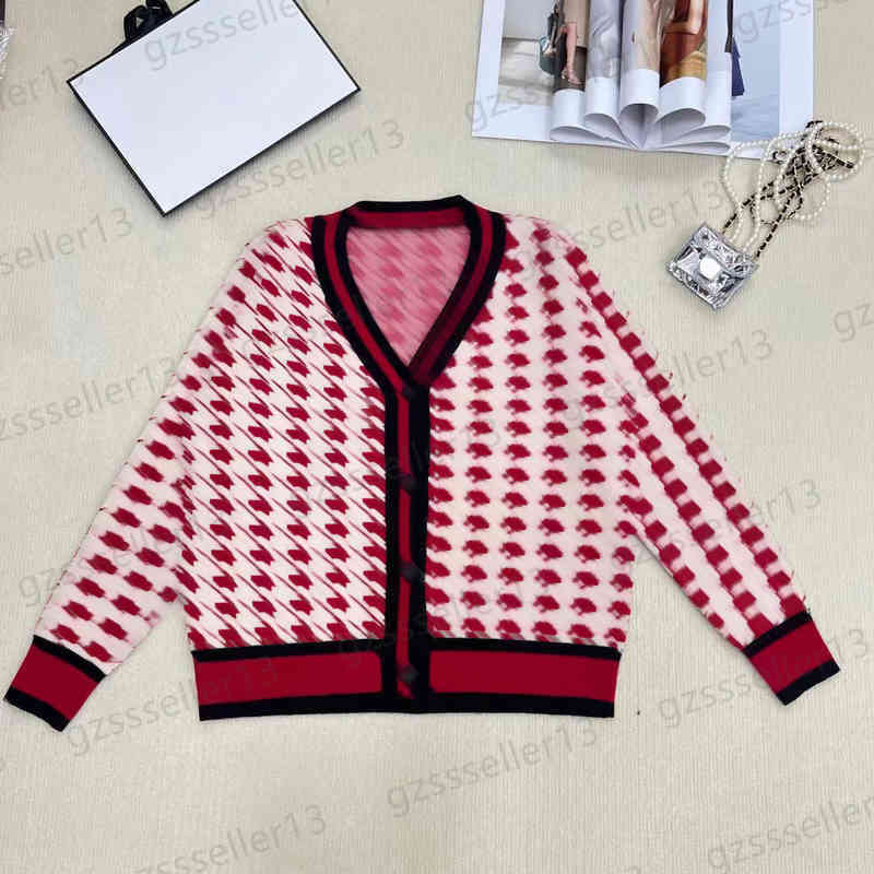 Designer Cardigan Womens Sweater Jumper Fashion Full Body Classic Pattern Logo Tops Knitwear Street V-Neck Webbing Button Cardigans Women Sweaters 2 Colors 0912, 19
Designer Cardigan Womens Sweater Jumper Fashion Full Body Classic Pattern Logo Tops Knitwear Street V-Neck Webbing Button Cardigans Women Sweaters 2 Colors 0912, 19