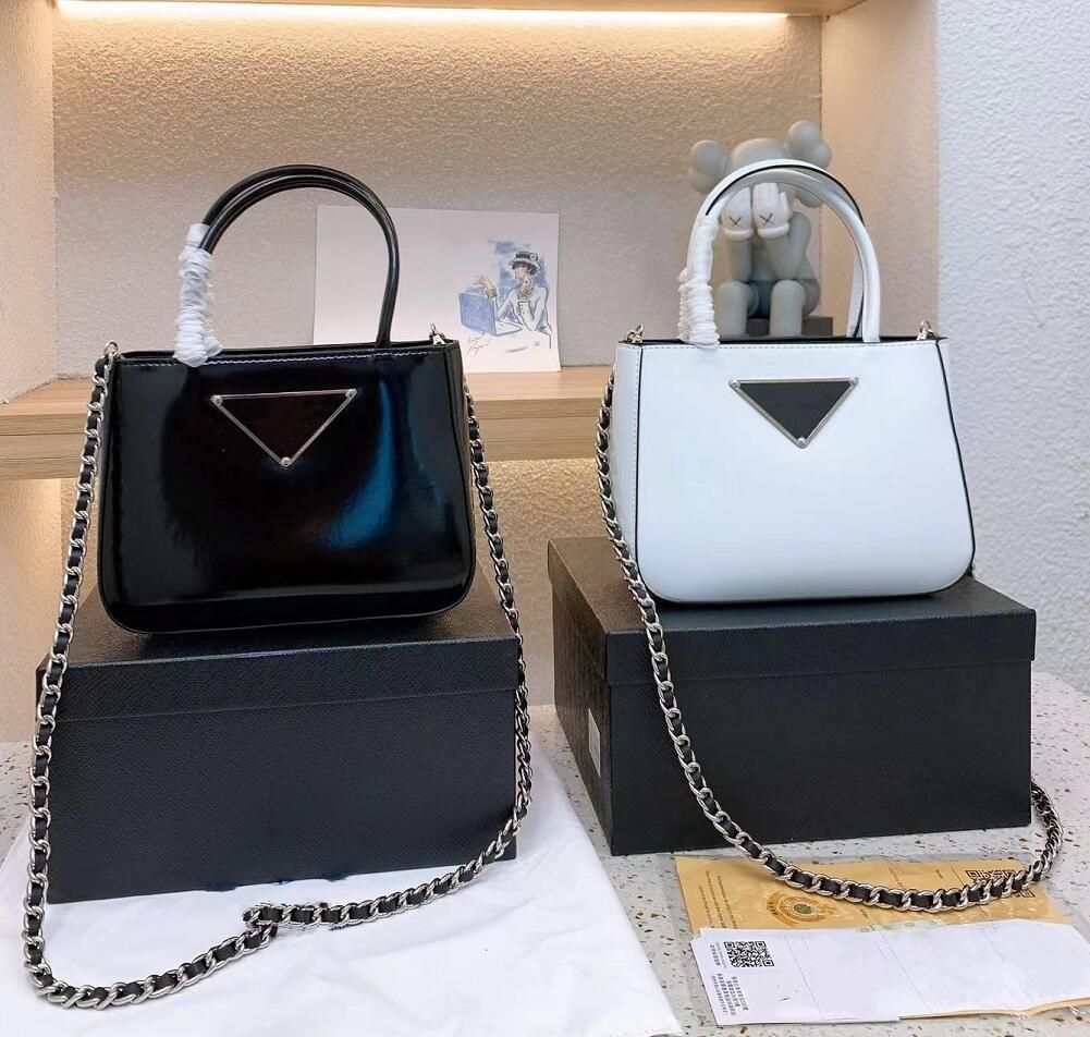 Designer Patent Leather Shoulder Bags Handbag Solid Color Zipper Fashion Chain Cross Body Women Luxury Shopping Bag Triangle Letter Messenger Bag Handbags, Customize
Designer Patent Leather Shoulder Bags Handbag Solid Color Zipper Fashion Chain Cross Body Women Luxury Shopping Bag Triangle Letter Messenger Bag Handbags, Customize