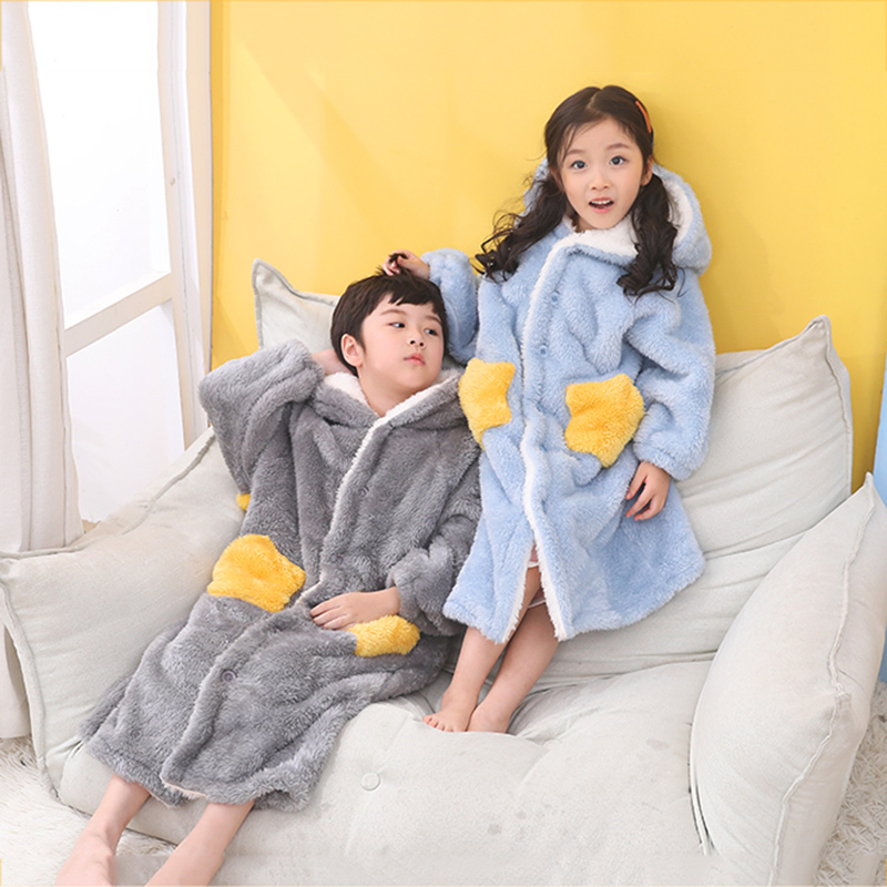Towels Robes Kids Flannel Bathrobe Shower Girl Coral Fleece Pajamas Sleepwear Baby Boy Winter Hooded Towel Teens Pyjamas Warm Nightgown 220922