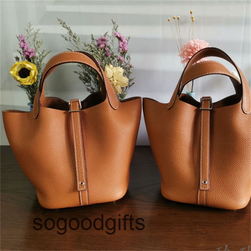 H Women's Designer Bags Picotn Lock Handbags Tote Bag Vegetable Basket Children's Bun Cow Leather New Korean Mother's Bag Portable Buck Pn 4e59, Red default gold buckle to silver
H Women's Designer Bags Picotn Lock Handbags Tote Bag Vegetable Basket Children's Bun Cow Leather New Korean Mother's Bag Portable Buck Pn 4e59, Red default gold buckle to silver