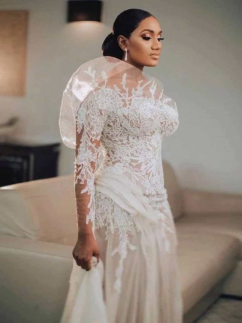 Stylish Mermaid Wedding Dress One Long Sleeve Bateau Lace Appliques Sequins Floor Length Lace Ruffles Elegant Bridal Gowns Plus Size Vestido de novia