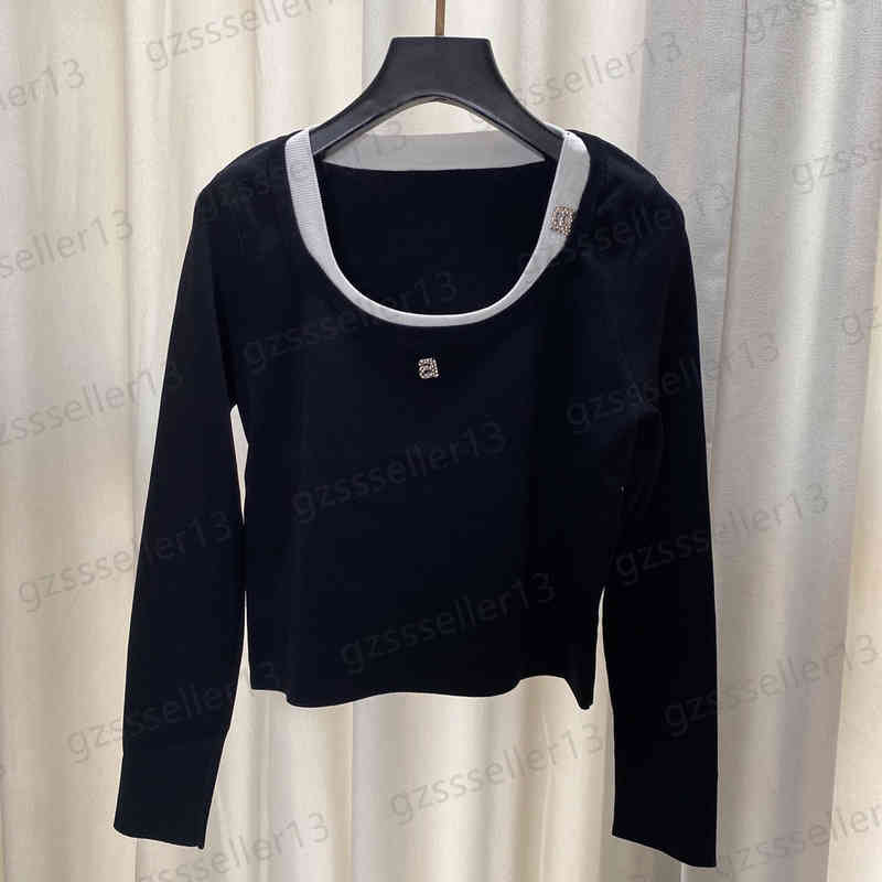 Womens Sweater AWANG Fashion Metal Letter Logo Brooch Women Sweaters Autumn Elastic Fabric Long-sleeved Cropped Sweater Designer Tops 3 Colors, Extra shipping
Womens Sweater AWANG Fashion Metal Letter Logo Brooch Women Sweaters Autumn Elastic Fabric Long-sleeved Cropped Sweater Designer Tops 3 Colors, Extra shipping