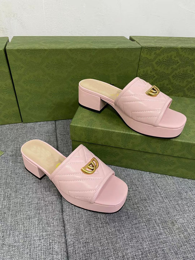 Designer Womens Slippers rubber thick soles Fashion new style Suitable for various places outdoor activities Full individuality 35 41, Blue
Designer Womens Slippers rubber thick soles Fashion new style Suitable for various places outdoor activities Full individuality 35 41, Blue