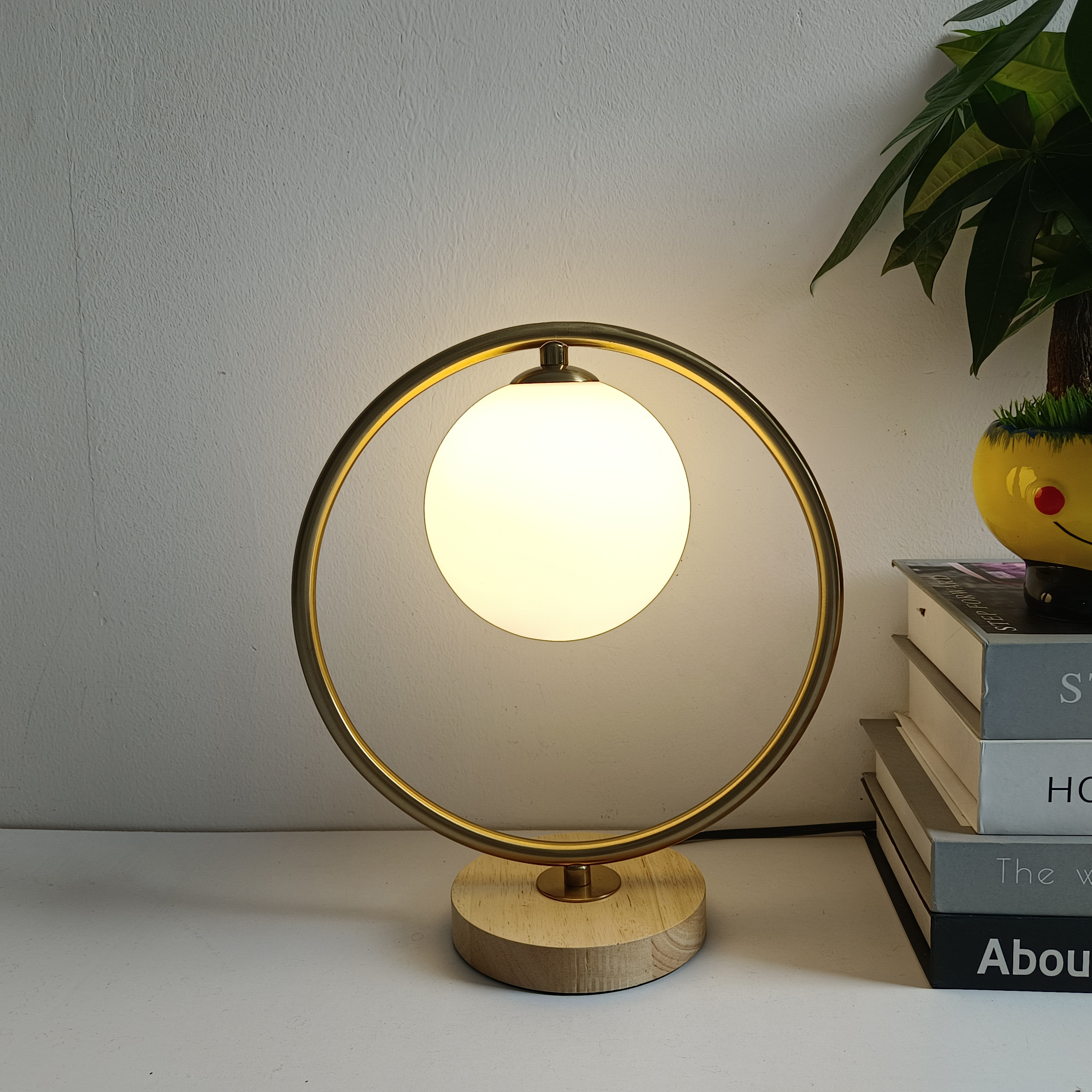 Nordic glass ball Wood table lamps bedroom living room decor light Study Reading Desk Lamp bedside Night Lamp Gold Black Lights