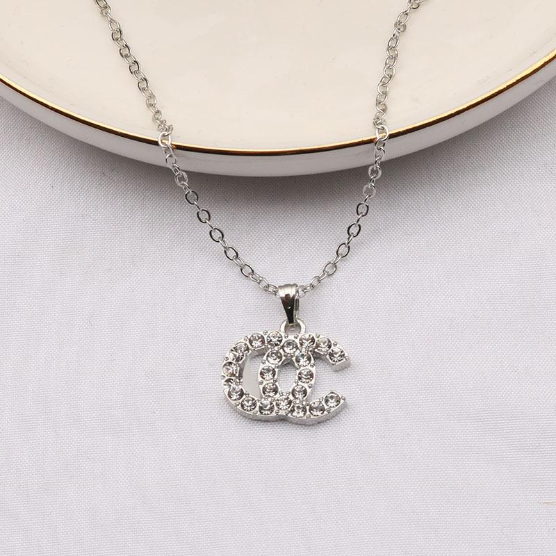 Designer Double Letter tennis gold Pendant Necklaces Simple pearls 18K Gold Plated Crysatl Pearl Rhinestone Sweater Wedding Party Jewerlry Accessories
Designer Double Letter tennis gold Pendant Necklaces Simple pearls 18K Gold Plated Crysatl Pearl Rhinestone Sweater Wedding Party Jewerlry Accessories