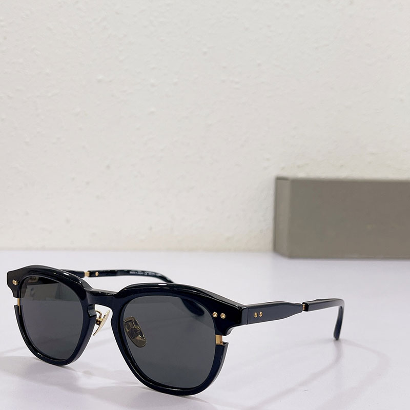 Designer Men's Ladies Sunglasses DTX-702 UV Protection Retro Plate 
Designer Men's Ladies Sunglasses DTX-702 UV Protection Retro Plate