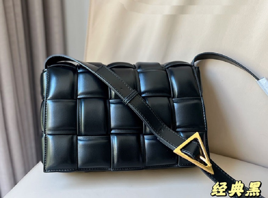 Luxury Designer bag Shoulder Handbags B Quality High Fashion women wallets Clutch Totes CrossBody cowhide Braided Pillow bags Ladies purse 5A, No bags
Luxury Designer bag Shoulder Handbags B Quality High Fashion women wallets Clutch Totes CrossBody cowhide Braided Pillow bags Ladies purse 5A, No bags