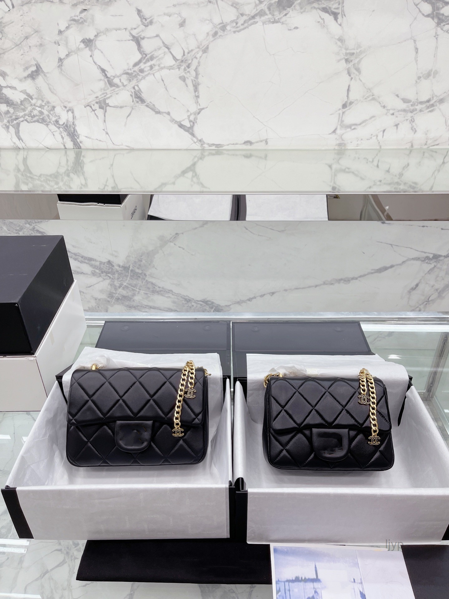 Evening Bags Fashion Designer Bags Luxury Ladies Tote Bags Shoulder Crossbody Chain Rhombus Black Trend Matching
Evening Bags Fashion Designer Bags Luxury Ladies Tote Bags Shoulder Crossbody Chain Rhombus Black Trend Matching