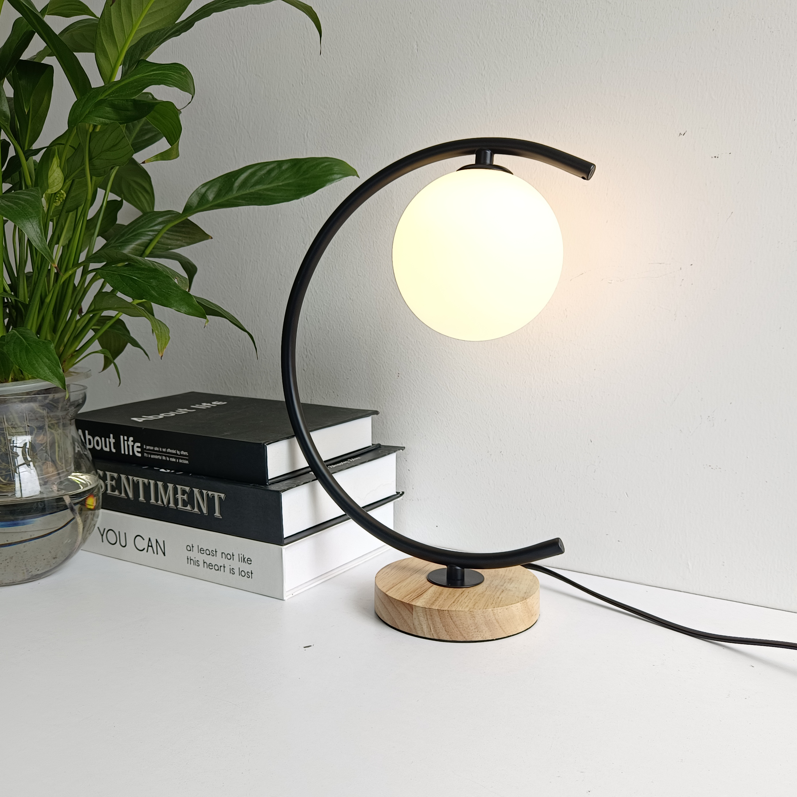 Nordic glass ball Wood table lamps bedroom living room decor light Study Reading Desk Lamp bedside Night Lamp Gold Black Lights