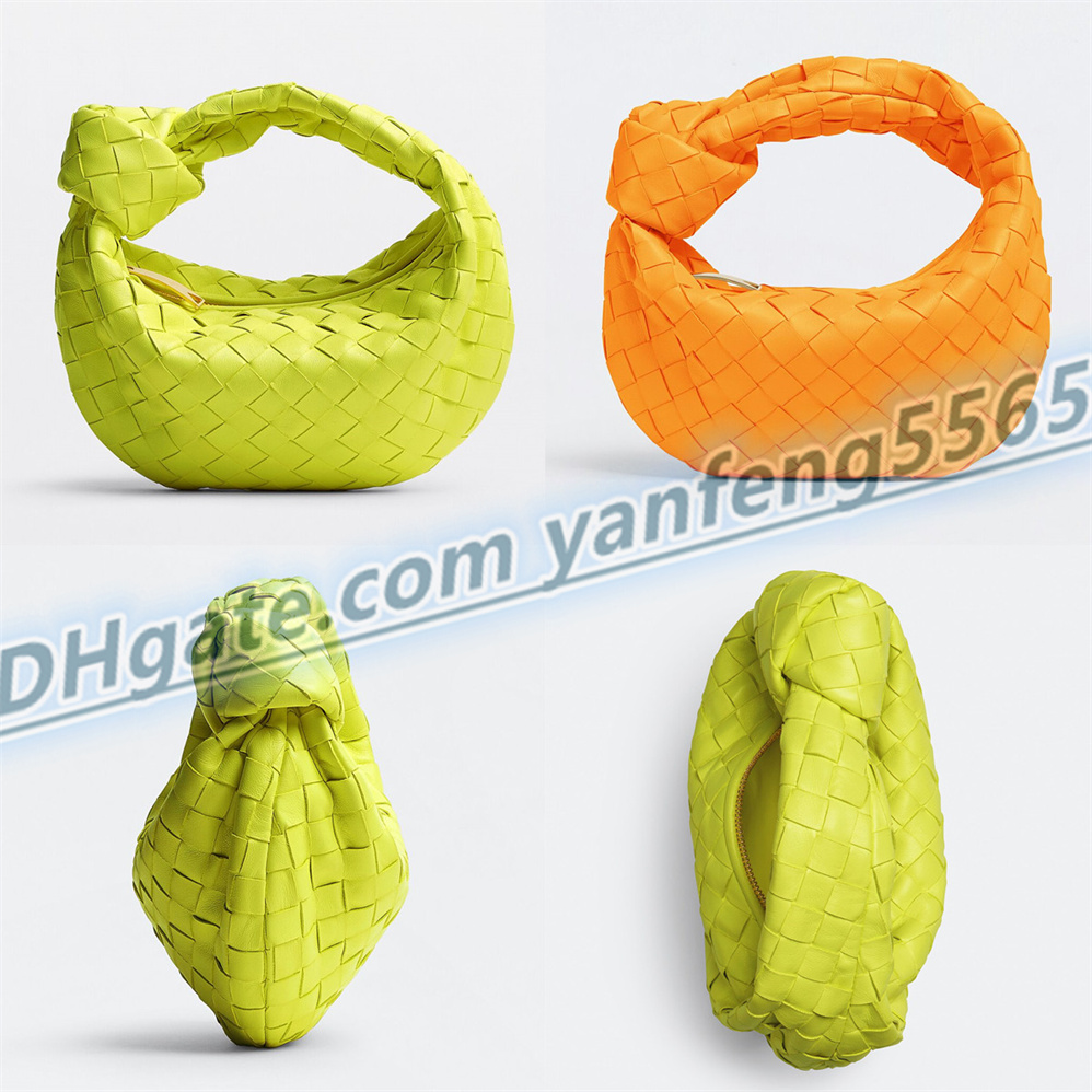 High quality armpit shoulder bag Fashion woven leather handbag Luxury designer Moon shaped medium bags Women' Cross Body cross purses, Paper box
High quality armpit shoulder bag Fashion woven leather handbag Luxury designer Moon shaped medium bags Women' Cross Body cross purses, Paper box