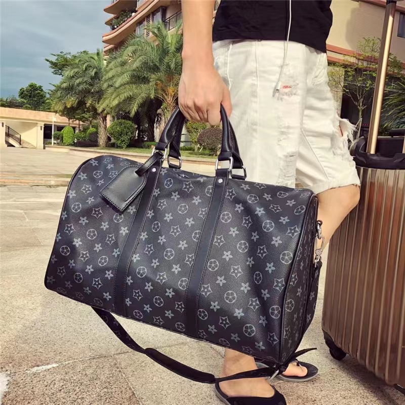 Designers Handbag 54cm Man DUFFLE Travel shoulder Bag Mens Duffel Backpack Outdoor Sport Luggage bag Male Messenger Bags, Bubble bag
Designers Handbag 54cm Man DUFFLE Travel shoulder Bag Mens Duffel Backpack Outdoor Sport Luggage bag Male Messenger Bags, Bubble bag