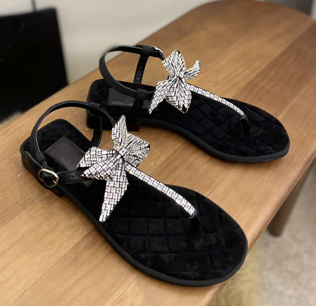 Stylish Women flip flop Sandals Flat Slippers Calfskin Rhinestone Strass Black open toe lace up heels Sandal Summer Designer Luxury Fashion Ladies Beach Slipper, #19
Stylish Women flip flop Sandals Flat Slippers Calfskin Rhinestone Strass Black open toe lace up heels Sandal Summer Designer Luxury Fashion Ladies Beach Slipper, #19