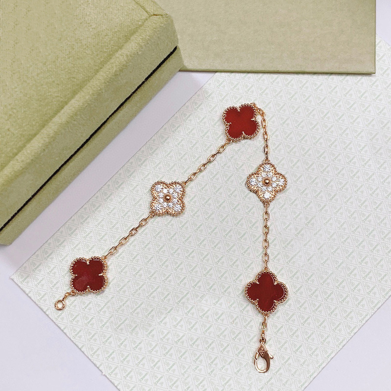 Four Leaf Clover Bracelets Designer Chain Jewelry Fashion Bracelet Gold Silver Mother of Pearl Flower Link Chain
Four Leaf Clover Bracelets Designer Chain Jewelry Fashion Bracelet Gold Silver Mother of Pearl Flower Link Chain