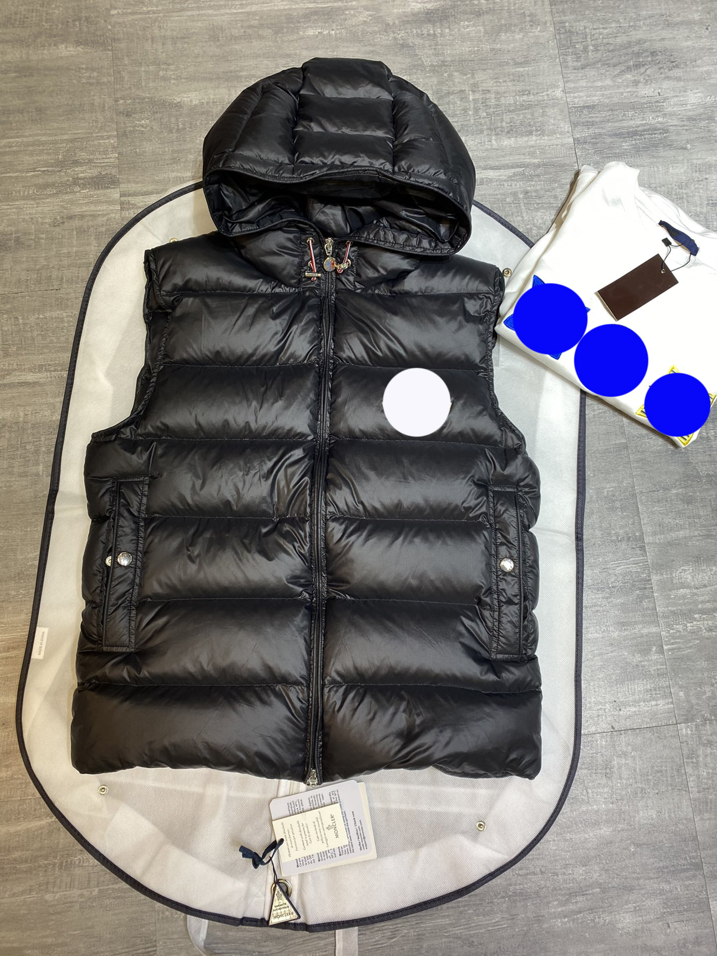 'VANOISE' Flocking Logo down jacket men and women France Tide Brand cotton vest Highs Quality Hooded drawstring monclair vest size 1-5, Sold out
'VANOISE' Flocking Logo down jacket men and women France Tide Brand cotton vest Highs Quality Hooded drawstring monclair vest size 1-5, Sold out