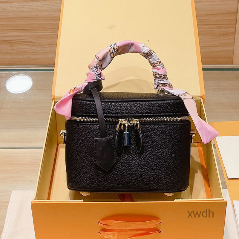 Evening Bags Ornamental Women Engraving Bag Small Handbags Purse High Quality Founder Tote Bags Key Lock Plain Wallet High-Capacity Mu
Evening Bags Ornamental Women Engraving Bag Small Handbags Purse High Quality Founder Tote Bags Key Lock Plain Wallet High-Capacity Mu