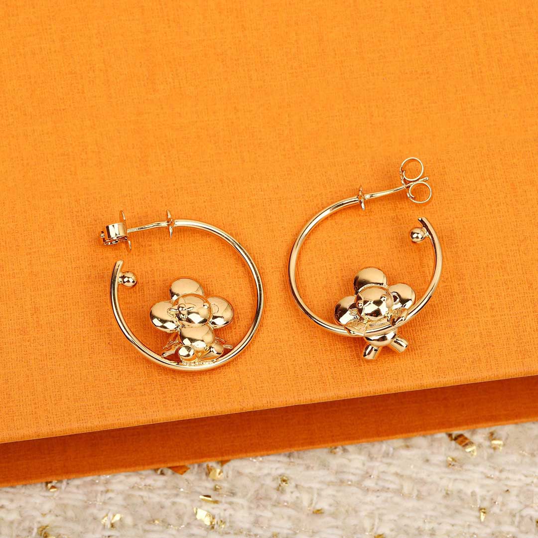 2022 Luxury quality Charm drop earring with doll shape in 18k gold plated have box stamp PS3419A
2022 Luxury quality Charm drop earring with doll shape in 18k gold plated have box stamp PS3419A