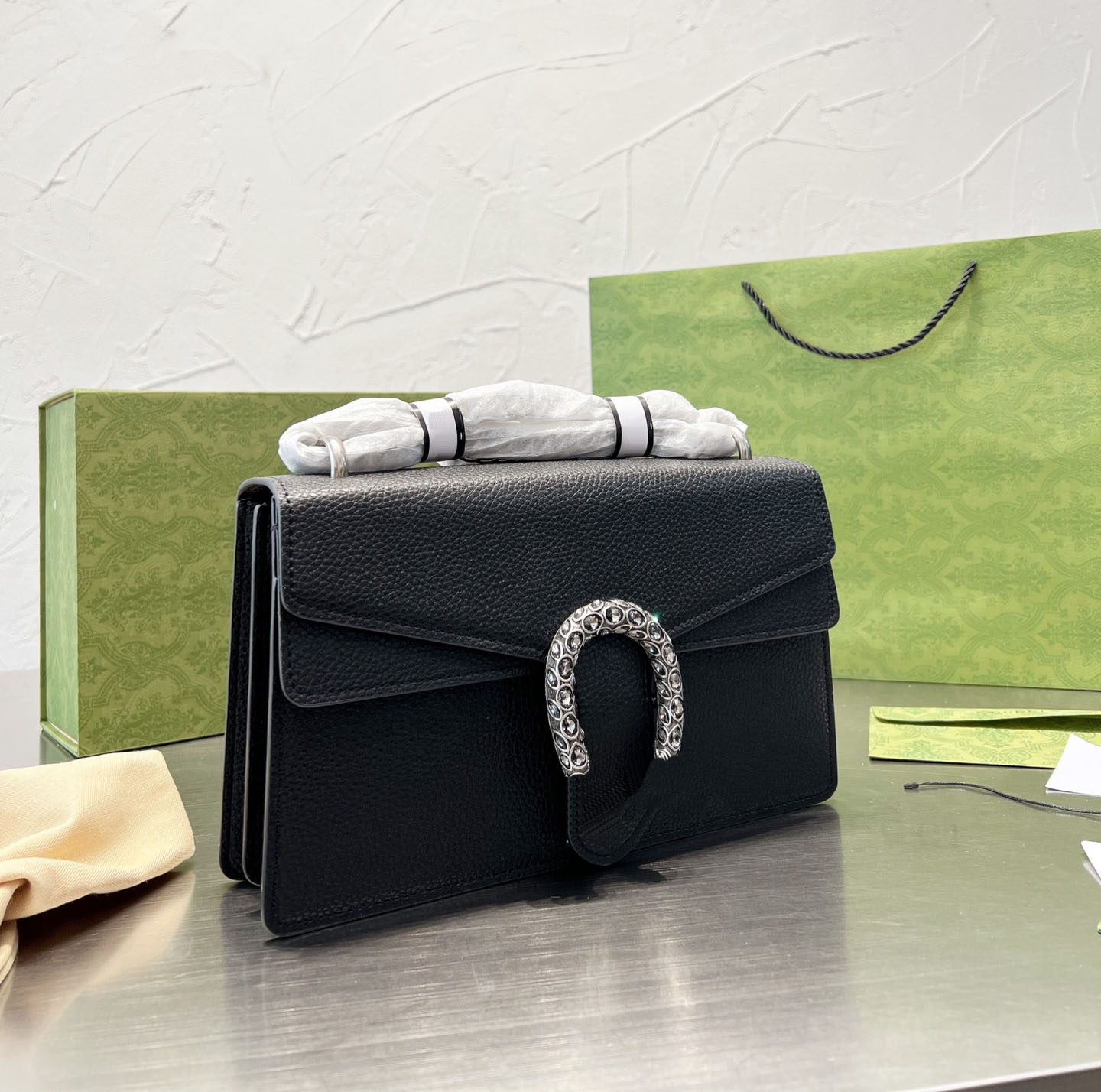 Luxury Designer bag Shoulder Handbags G Quality High Fashion women wallets Clutch totes CrossBody cowhide chain diamond tiger head Flap bags Ladies purse 5A handbag, No bags
Luxury Designer bag Shoulder Handbags G Quality High Fashion women wallets Clutch totes CrossBody cowhide chain diamond tiger head Flap bags Ladies purse 5A handbag, No bags