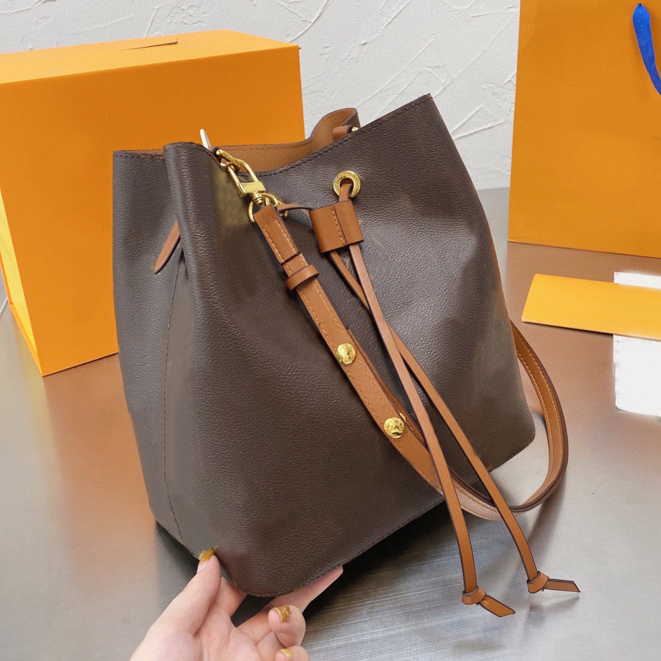 Evening Bags Luxury Designer bag Shoulder Handbags L Quality High Fashion women wallets Clutch CrossBody cowhide champagne bucket bags Ladies purse 5A, With logo
Evening Bags Luxury Designer bag Shoulder Handbags L Quality High Fashion women wallets Clutch CrossBody cowhide champagne bucket bags Ladies purse 5A, With logo