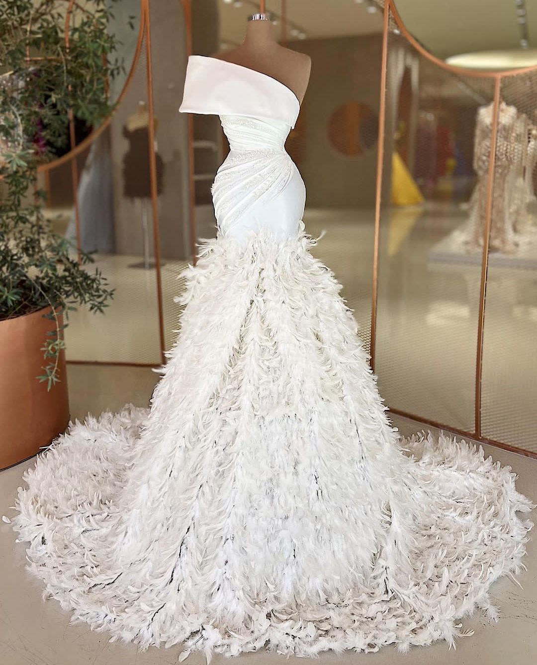 Satin White Prom Lace Sleeveless Bateau Appliques Shiny Beaded Sequins Feather Evening Dresses Or Length Party Gowns Plus Size Custom Made Lz0304