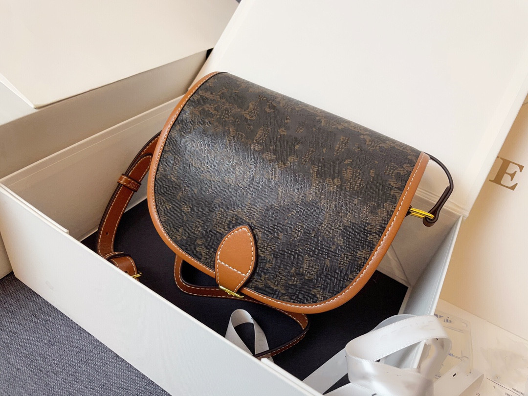 2022 Luxury Designer Calfskin Triomphes Bags Messenger Bags Canvas and Leather Totes Fashion Shoulder Bags
2022 Luxury Designer Calfskin Triomphes Bags Messenger Bags Canvas and Leather Totes Fashion Shoulder Bags